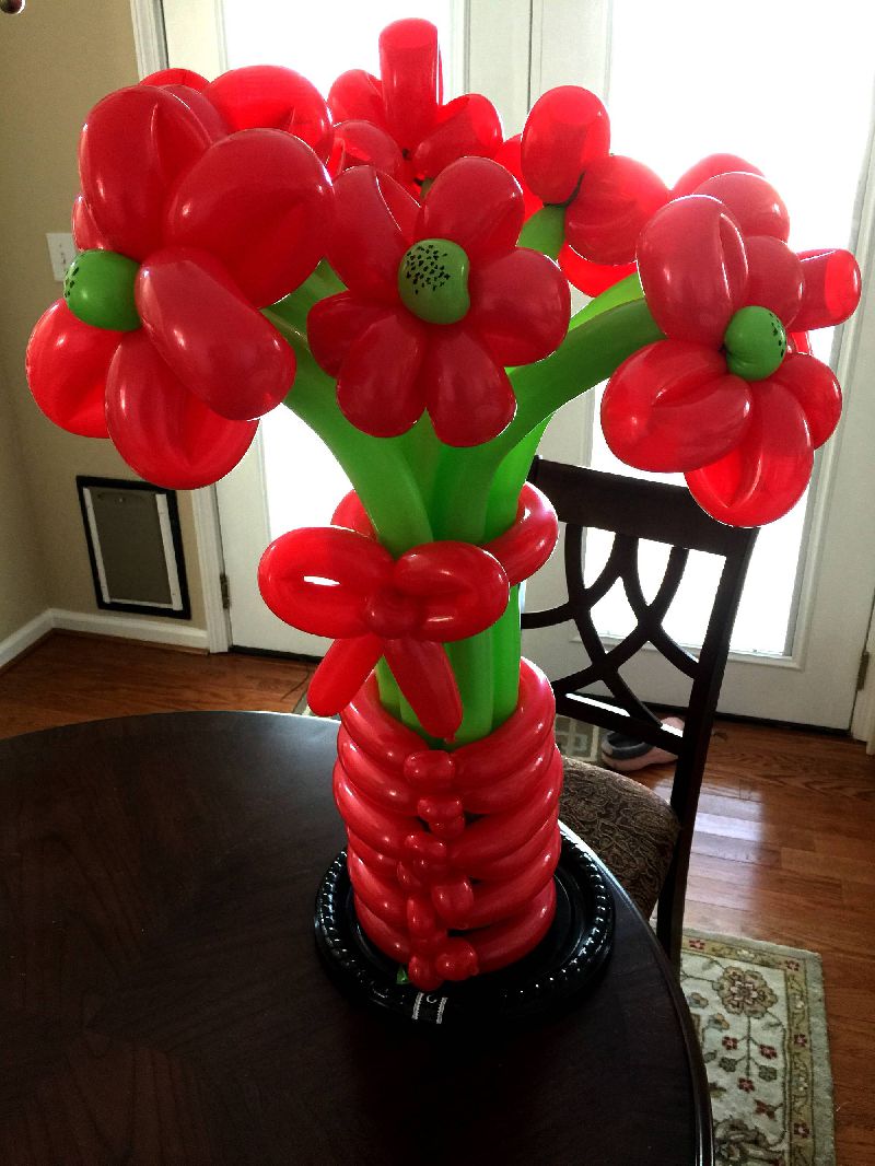 Red flower balloon bouquet