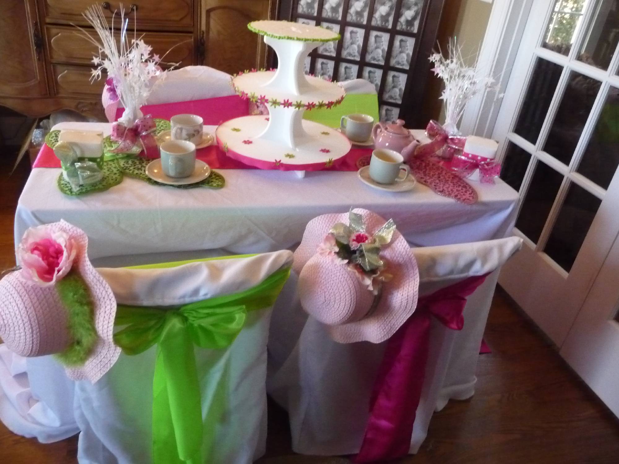 Princess party table setting
